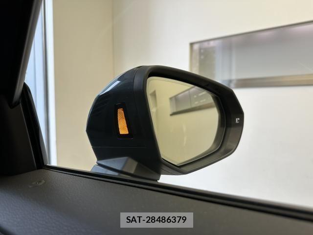 Audi Q2 2025-10 7508130-9