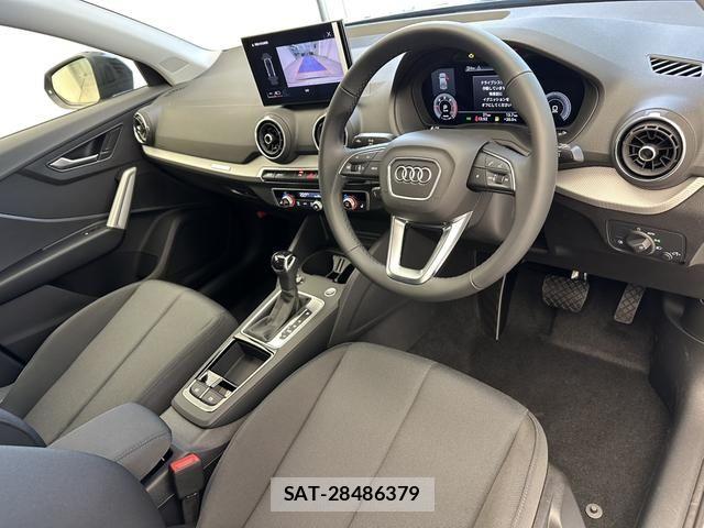 Audi Q2 2025-10 7508130-1