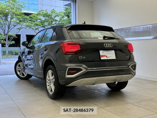 Audi Q2 2025-10 7508130-2