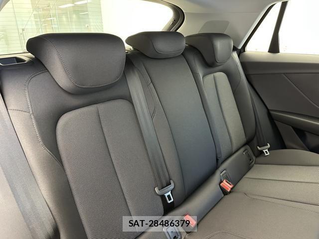 Audi Q2 2025-10 7508130-4