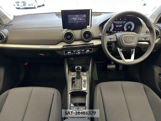 Audi Q2 2025-10 7508130-8