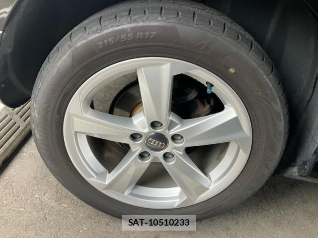 Audi Q2 2017-08 7615076-10