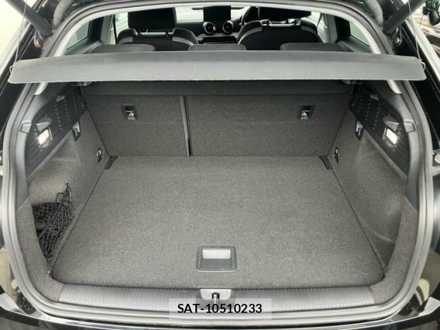 Audi Q2 2017-08 7615076-13