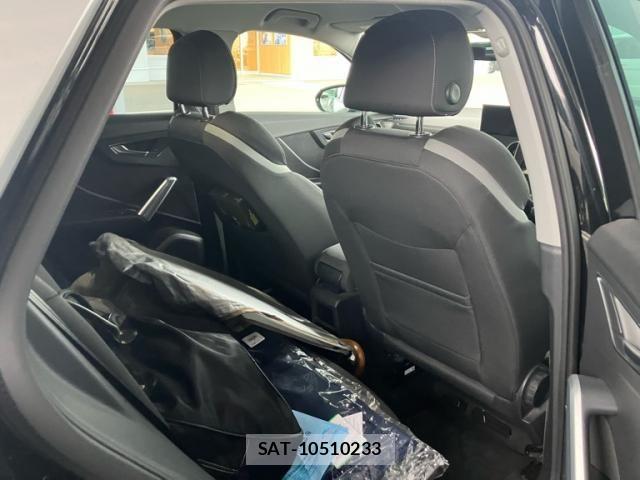 Audi Q2 2017-08 7615076-15