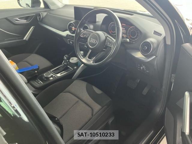 Audi Q2 2017-08 7615076-16
