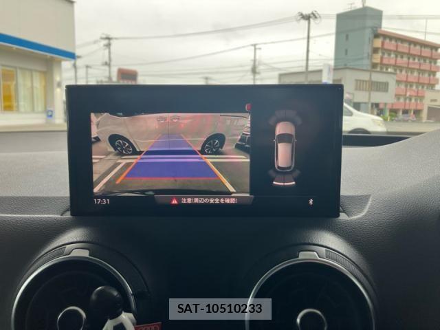 Audi Q2 2017-08 7615076-23