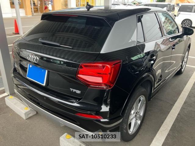 Audi Q2 2017-08 7615076-7