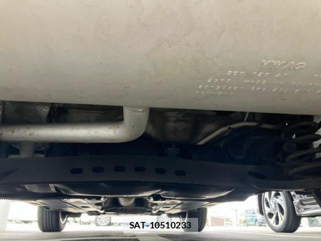 Audi Q2 2017-08 7615076-8