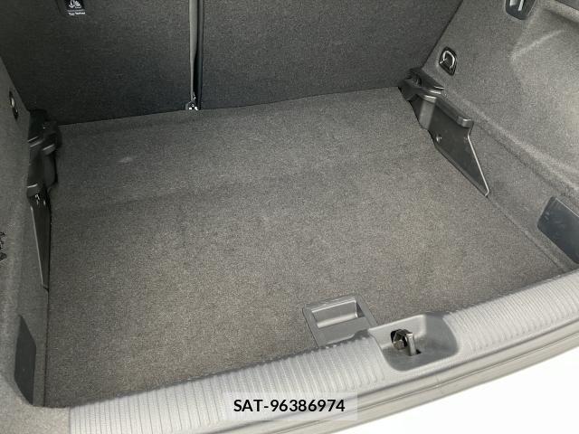 Audi Q2 2022-07 7615075-15