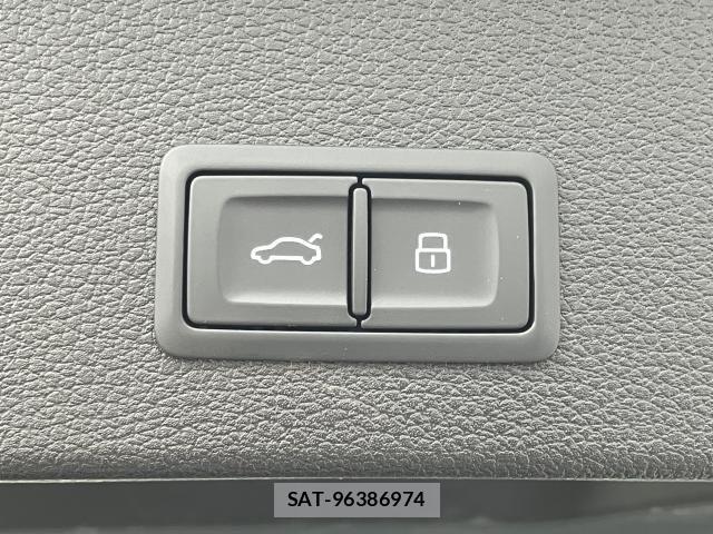 Audi Q2 2022-07 7615075-8