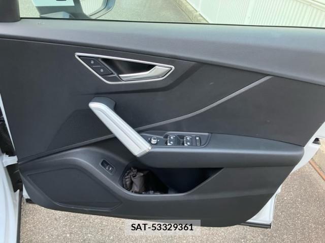 Audi Q2 2019-10 7720957-9