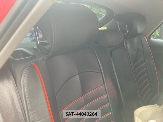 Audi Q2 2017-10 7875353-11