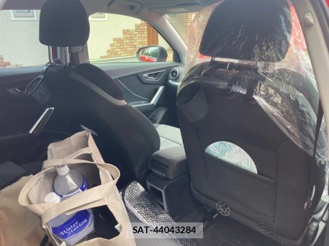 Audi Q2 2017-10 7875353-12
