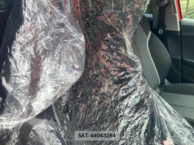 Audi Q2 2017-10 7875353-13