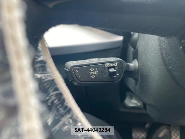 Audi Q2 2017-10 7875353-16