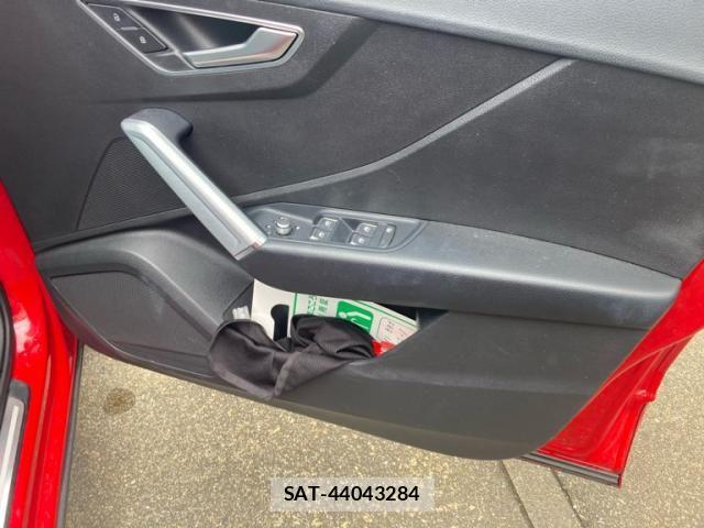 Audi Q2 2017-10 7875353-17