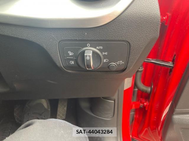 Audi Q2 2017-10 7875353-18