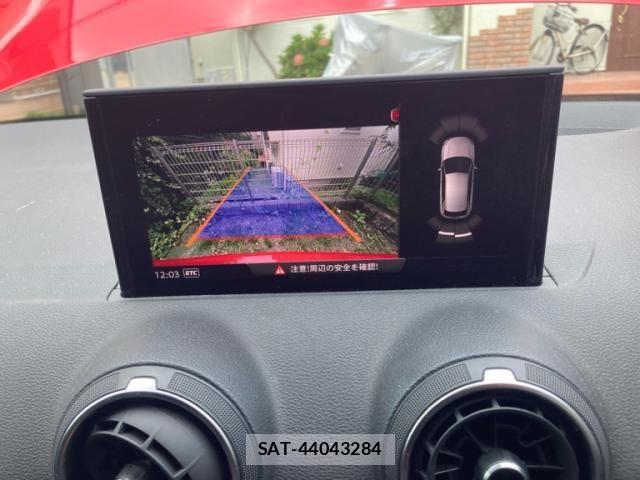 Audi Q2 2017-10 7875353-19
