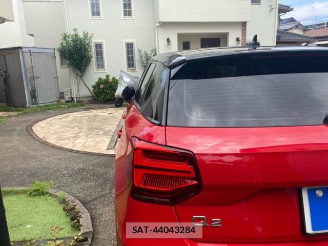 Audi Q2 2017-10 7875353-4