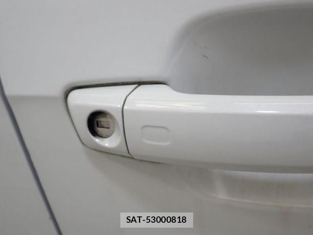 Audi Q2 2017-09 7960240-10