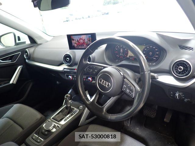 Audi Q2 2017-09 7960240-1