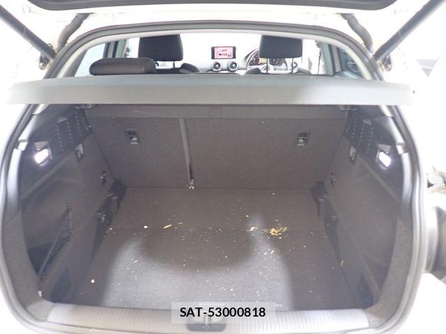Audi Q2 2017-09 7960240-24