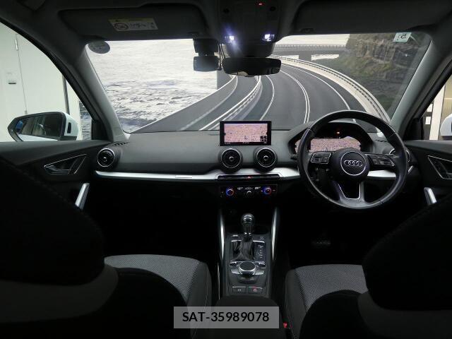 Audi Q2 2018-05 8206387-1