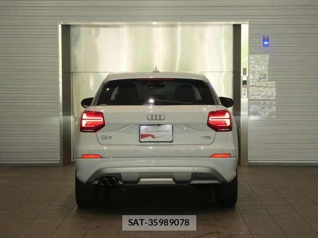 Audi Q2 2018-05 8206387-7
