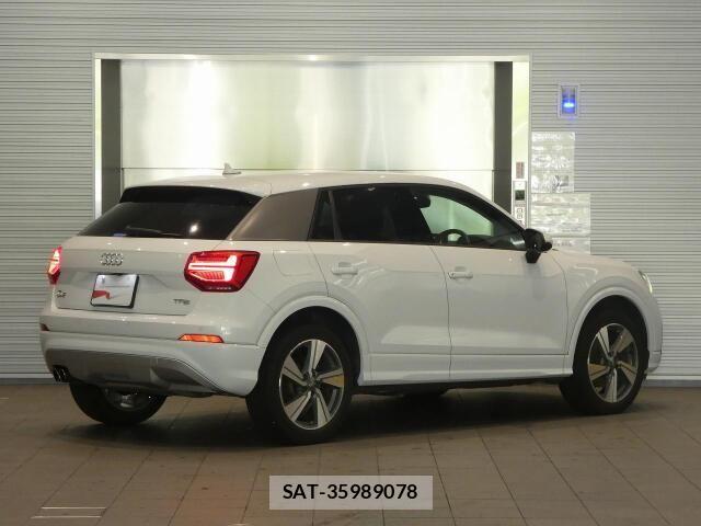 Audi Q2 2018-05 8206387-8