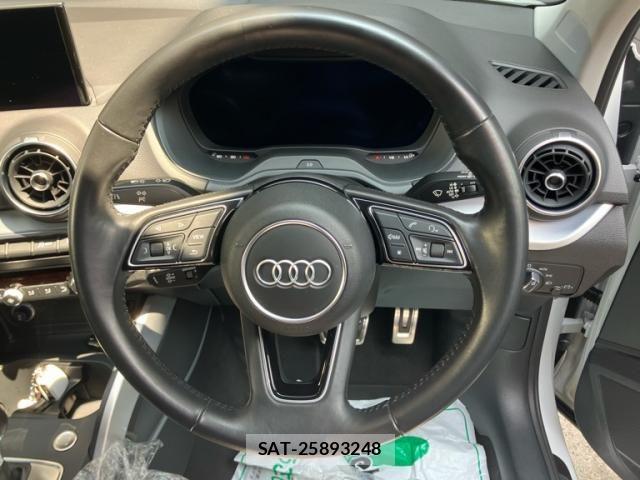 Audi Q2 2017-11 8206388-14