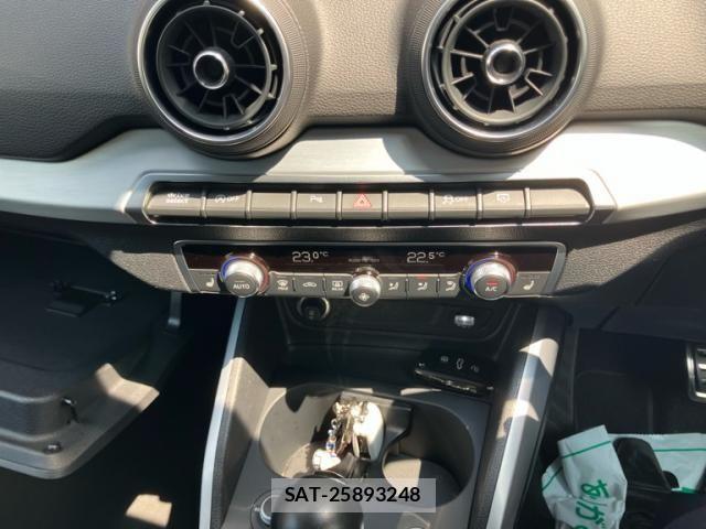 Audi Q2 2017-11 8206388-15