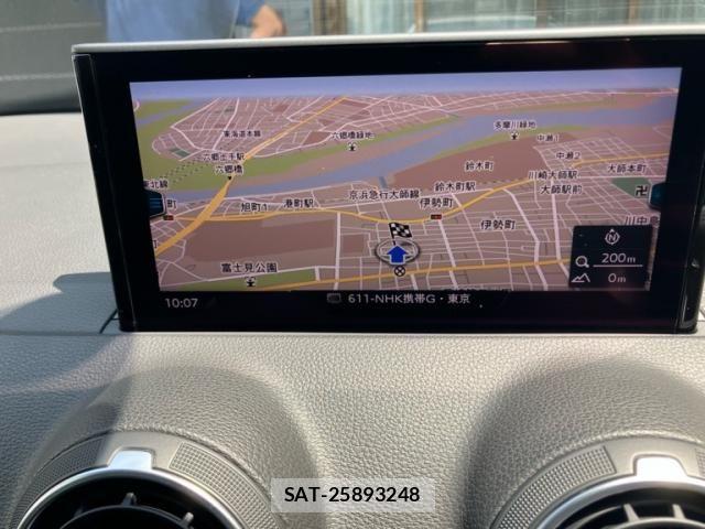 Audi Q2 2017-11 8206388-18
