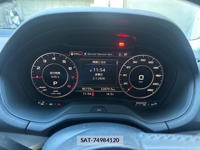 Audi Q2 2017-12 8228941-17