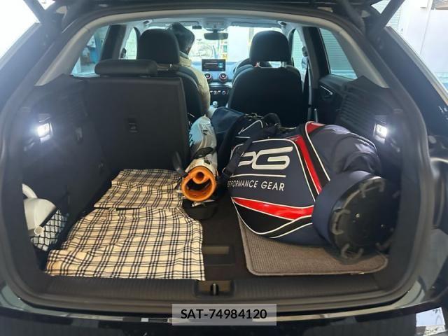 Audi Q2 2017-12 8228941-5