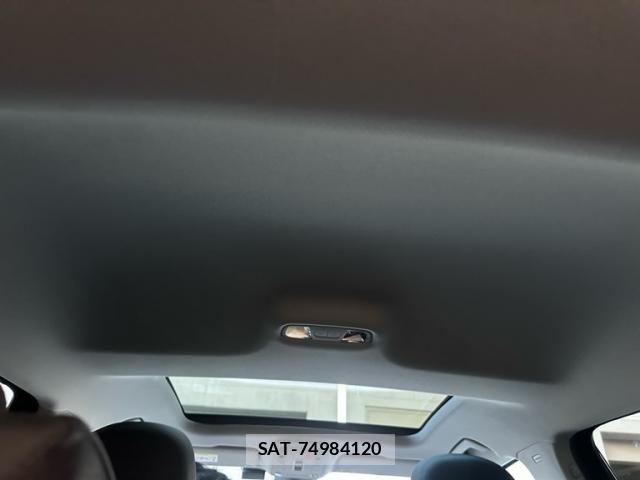 Audi Q2 2017-12 8228941-6