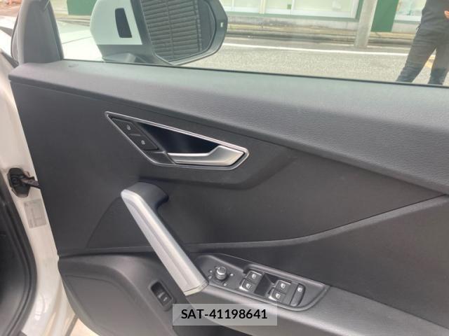 Audi Q2 2018-10 8313146-15