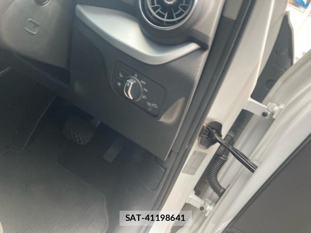 Audi Q2 2018-10 8313146-16