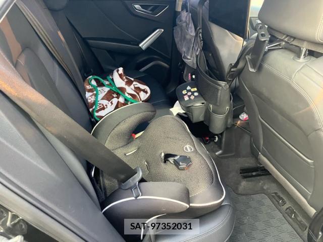 Audi Q2 2018-02 8334931-8