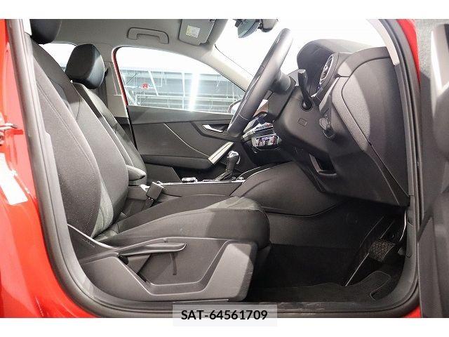 Audi Q2 2024-08 8364822-16