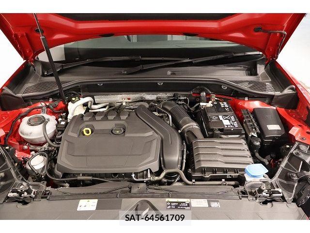 Audi Q2 2024-08 8364822-24