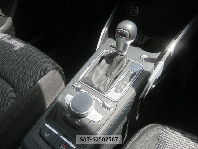 Audi Q2 2019-12 8364821-16