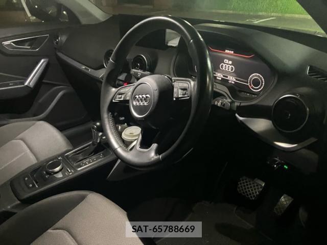 Audi Q2 2017-11 8658072-11