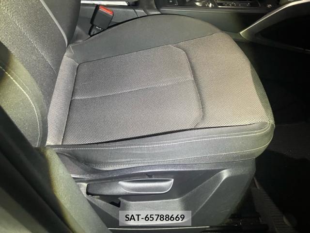 Audi Q2 2017-11 8658072-12