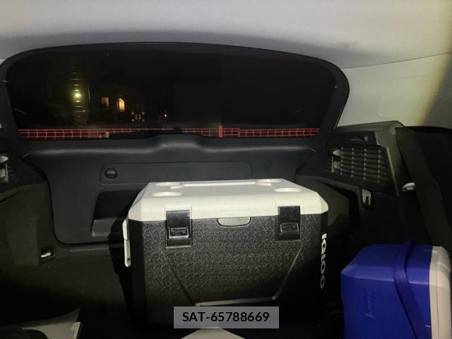 Audi Q2 2017-11 8658072-14