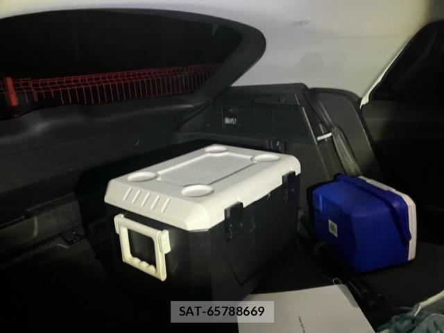 Audi Q2 2017-11 8658072-16