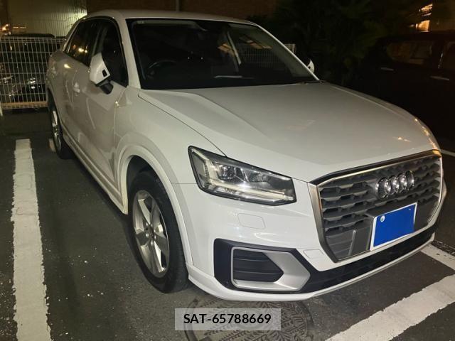 Audi Q2 2017-11 8658072-3
