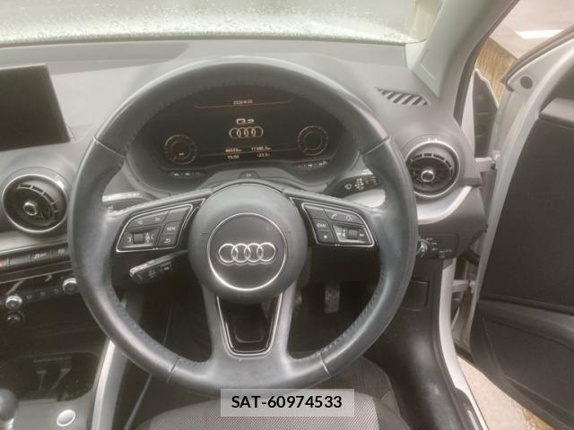 Audi Q2 2018-10 8658069-16