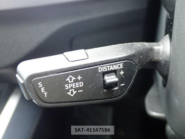 Audi Q2 2018-03 8740619-19
