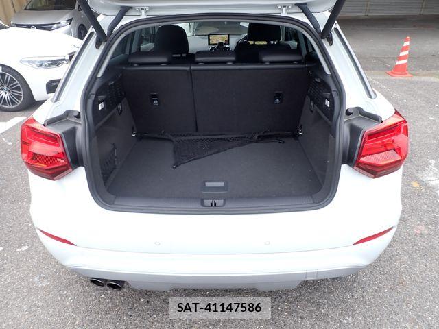 Audi Q2 2018-03 8740619-24