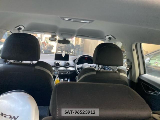 Audi Q2 2019-12 8740618-11